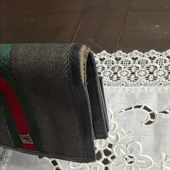 Gucci men Black and Gray Wallet with Red and Green Stripe - Picture 10 of 16